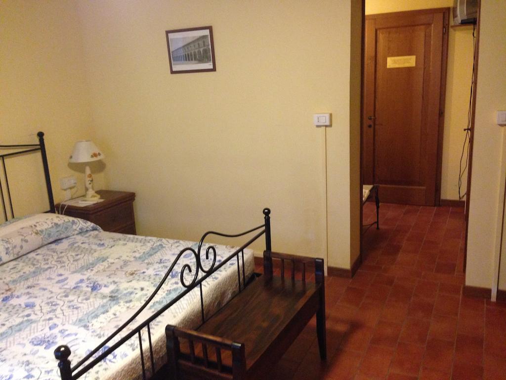 Agriturismo La Marletta Imola Habitación foto